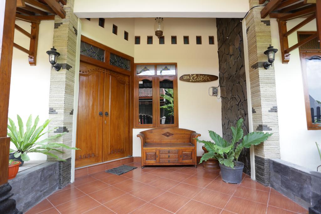 Griya Kedasih Guesthouse Yogyakarta Exterior foto
